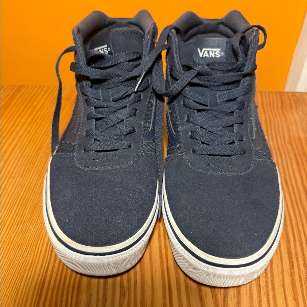 Vans Women’s Dark Blue Sneakers